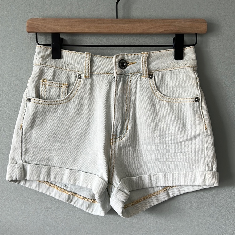Pacsun Light Wash Denim Shorts - Size 0